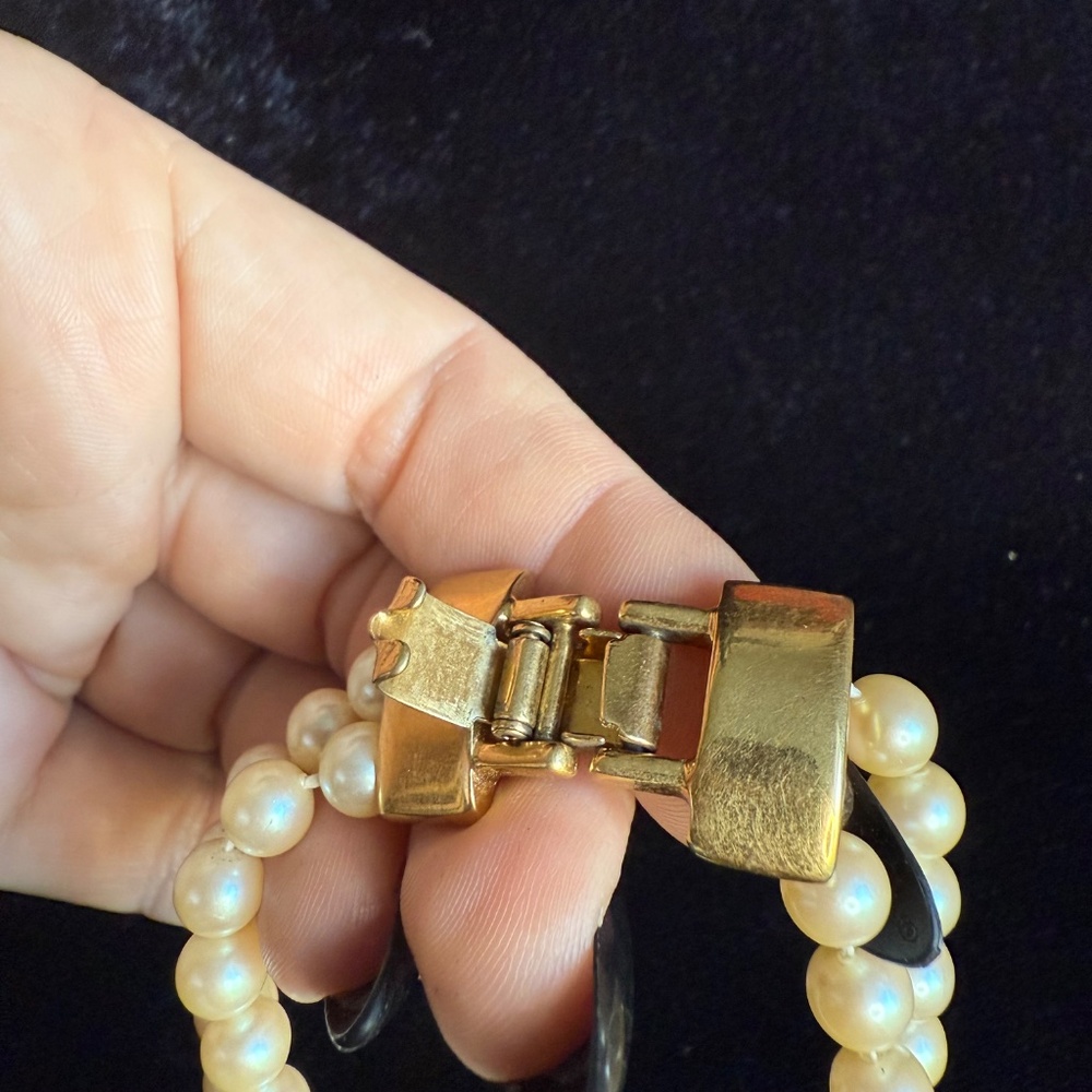 Vintage Monte 2 Strand Glass Pearl and Gold Tone Choker - Picture 6 of 11